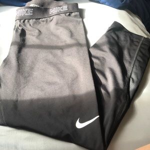 nike crop leggings